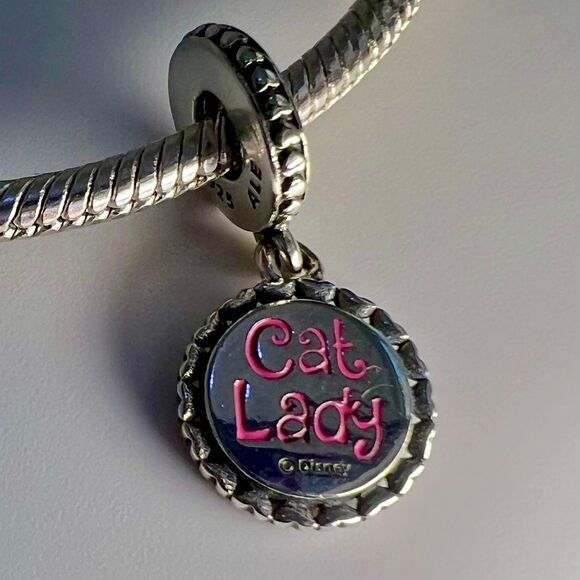 Disney x Pandora Aristocats Marie Cat Lady Dangle Charm Pendant - Picture 11 of 12